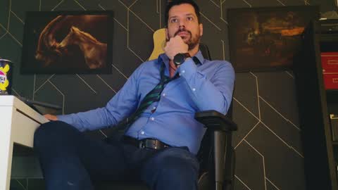 Snapshot of aaronbomer chatting on 02-05-25, 06:13 Aaron online show from 02-05-25, 06:13