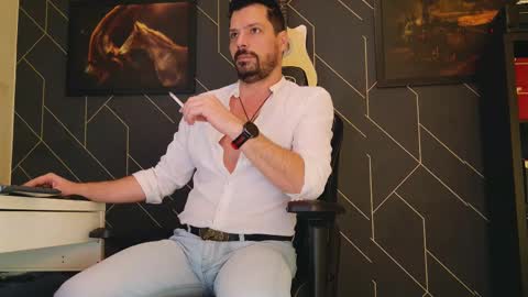 Snapshot of aaronbomer chatting on 02-09-25, 12:19 Aaron online show from 02-09-25, 12:19