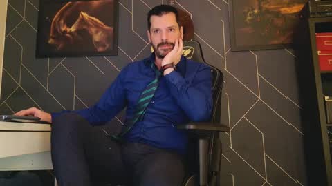 Snapshot of aaronbomer chatting on 02-10-25, 02:26 Aaron online show from 02-10-25, 02:26