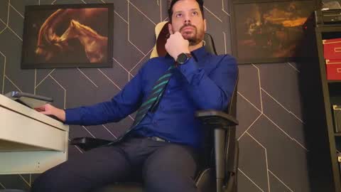 Snapshot of aaronbomer chatting on 02-17-25, 11:34 Aaron online show from 02-17-25, 11:34