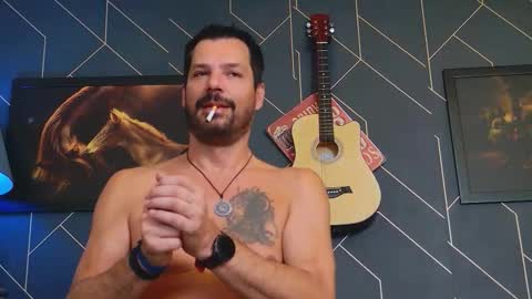 Snapshot of aaronbomer chatting on 09-19-25, 05:35 Aaron online show from 09-19-25, 05:35