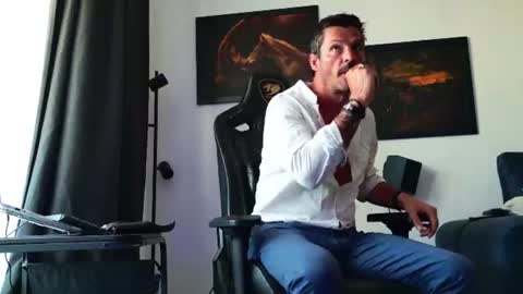 Snapshot of aaronbomer chatting on 07-06-26, 04:09 Aaron online show from 07-06-26, 04:09