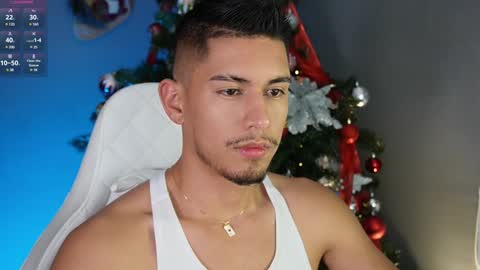 Snapshot of aaronfox_ chatting on 12-11-24, 11:43 AARON online show from 12-11-24, 11:43