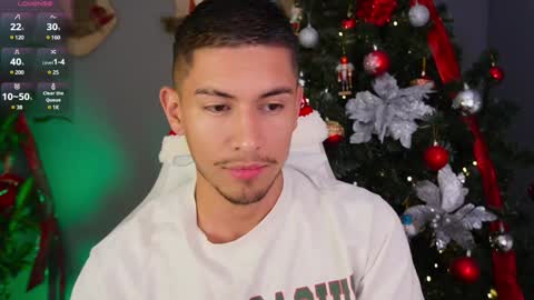 Snapshot of aaronfox_ chatting on 12-25-24, 11:10 AARON online show from 12-25-24, 11:10