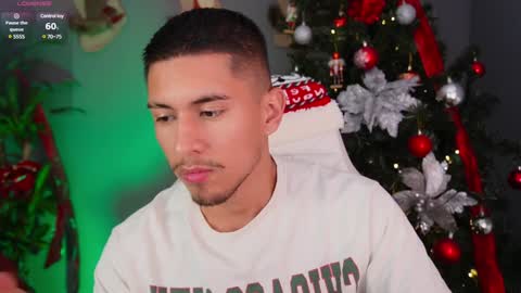 Snapshot of aaronfox_ chatting on 12-26-24, 02:12 AARON online show from 12-26-24, 02:12
