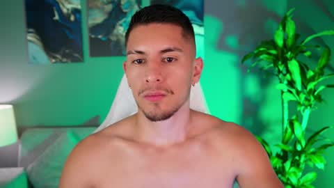 Snapshot of aaronfox_ chatting on 01-05-25, 06:46 AARON online show from 01-05-25, 06:46