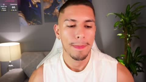 Snapshot of aaronfox_ chatting on 01-07-25, 12:24 AARON online show from 01-07-25, 12:24