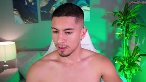 Snapshot of aaronfox_ chatting on 01-07-25, 11:24 AARON online show from 01-07-25, 11:24