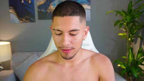 Snapshot of aaronfox_ chatting on 01-08-25, 09:01 AARON online show from 01-08-25, 09:01