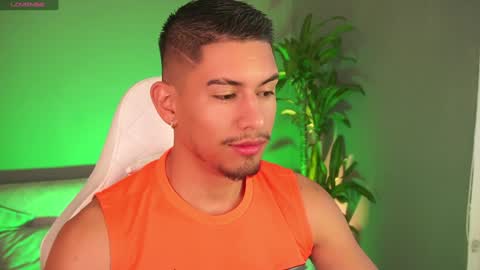 Snapshot of aaronfox_ chatting on 01-31-25, 11:24 AARON online show from 01-31-25, 11:24