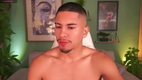 Snapshot of aaronfox_ chatting on 02-19-25, 07:39 AARON online show from 02-19-25, 07:39