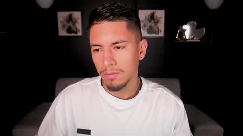 Snapshot of aaronfox_ chatting on 09-09-25, 10:59 AARON online show from 09-09-25, 10:59