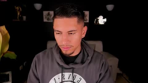 Snapshot of aaronfox_ chatting on 09-15-25, 12:05 AARON online show from 09-15-25, 12:05