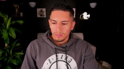 Snapshot of aaronfox_ chatting on 09-19-25, 12:06 AARON online show from 09-19-25, 12:06