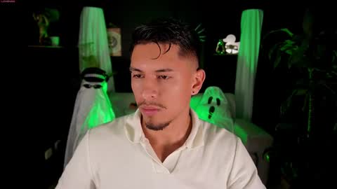 Snapshot of aaronfox_ chatting on 10-09-25, 02:42 AARON online show from 10-09-25, 02:42