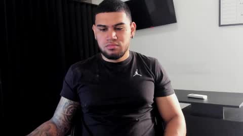 ig aaron hunter123 online show from 04-01-26, 01:52