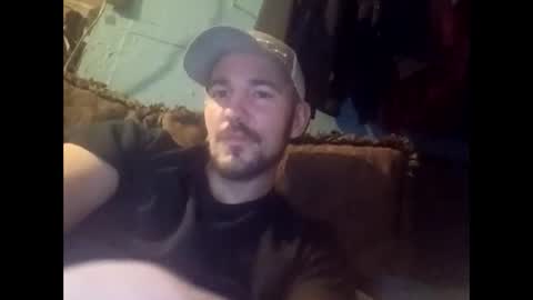 Snapshot of aaronshere888888 chatting on 12-14-25, 01:22 aaronshere888888 online show from 12-14-25, 01:22