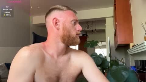 Snapshot of aaronstone_ chatting on 01-10-26, 12:07 Scrufffypup online show from 01-10-26, 12:07