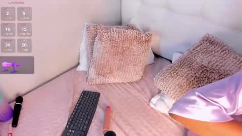 Snapshot of aashley_jones chatting on 02-20-25, 05:33 Aashley online show from 02-20-25, 05:33