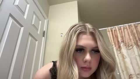 Snapshot of ababyy2901 chatting on 03-02-25, 05:01 ababyy2901 online show from 03-02-25, 05:01