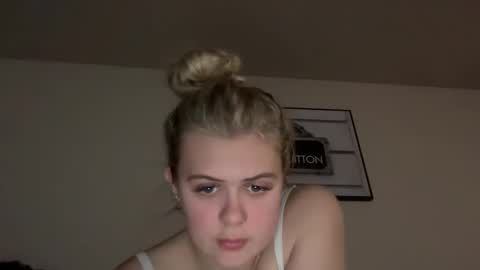 Snapshot of ababyy2901 chatting on 09-17-25, 06:37 ababyy2901 online show from 09-17-25, 06:37