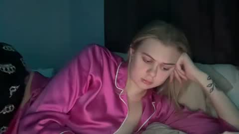 Snapshot of ababyy2901 chatting on 11-11-25, 07:19 ababyy2901 online show from 11-11-25, 07:19