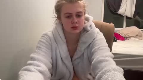 Snapshot of ababyy2901 chatting on 11-20-25, 06:02 ababyy2901 online show from 11-20-25, 06:02