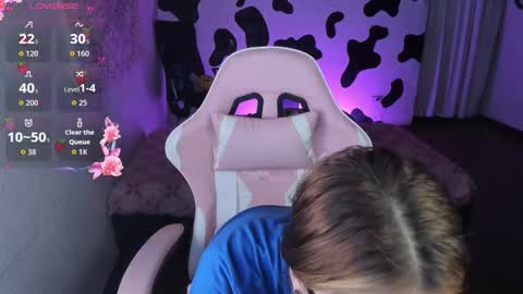 Snapshot of abbie_senjen chatting on 01-15-26, 02:05 April online show from 01-15-26, 02:05