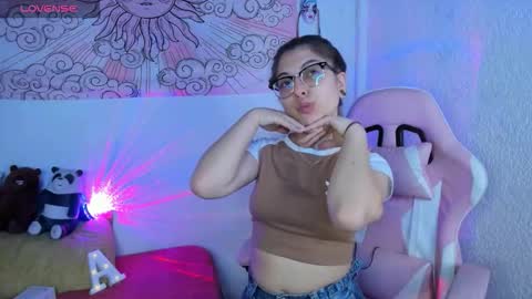 Snapshot of abbie_senjen chatting on 03-02-26, 03:41 April online show from 03-02-26, 03:41