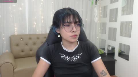 Snapshot of abbiross chatting on 12-20-24, 07:28 Abbi online show from 12-20-24, 07:28