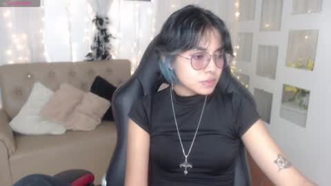 Snapshot of abbiross chatting on 01-08-25, 07:03 Abbi online show from 01-08-25, 07:03