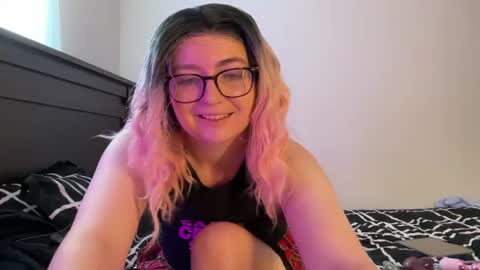 Snapshot of abbiwillow chatting on 06-14-26, 03:03 Abbi Willow online show from 06-14-26, 03:03