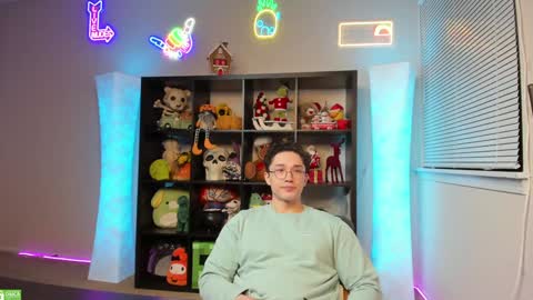 Snapshot of abbuddy920236 chatting on 12-20-24, 05:14 buddy online show from 12-20-24, 05:14