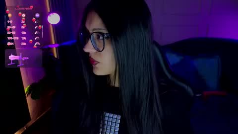 Snapshot of abby_dreamss chatting on 04-23-26, 08:00 Abby online show from 04-23-26, 08:00