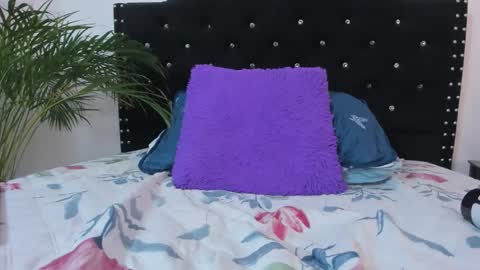 Snapshot of abby_jones2 chatting on 05-08-26, 12:27 abby jones online show from 05-08-26, 12:27