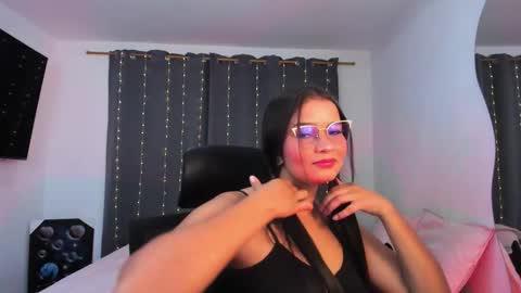 Snapshot of abby_parker1 chatting on 10-27-25, 11:20 Abby online show from 10-27-25, 11:20