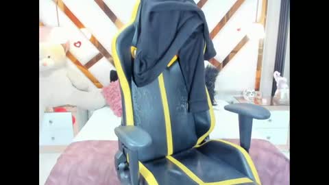 Snapshot of abby_sexyxx chatting on 09-26-25, 09:19 abby sexyxx online show from 09-26-25, 09:19