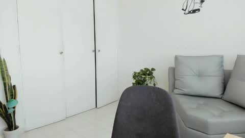 Snapshot of abbyada chatting on 05-15-26, 03:19 Laura online show from 05-15-26, 03:19