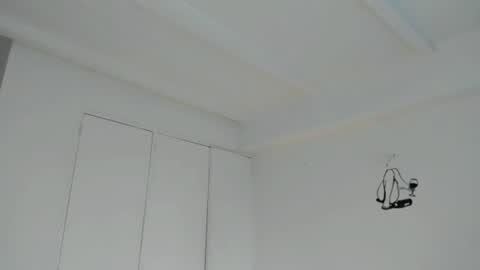 Snapshot of abbyada chatting on 06-10-26, 11:03 Laura online show from 06-10-26, 11:03