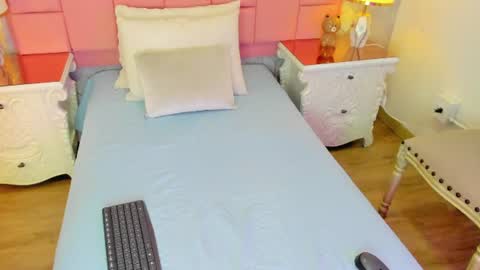 Snapshot of abbye_rose chatting on 06-17-26, 07:48 abbye rose online show from 06-17-26, 07:48