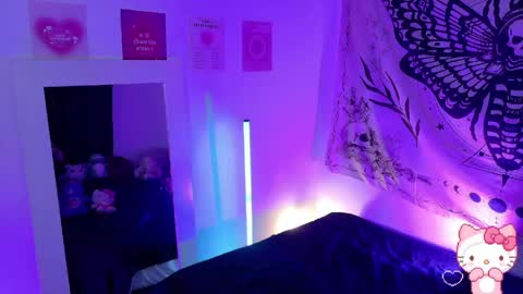 Snapshot of abbylizzyxx chatting on 06-10-26, 12:44 Abby Lizzy online show from 06-10-26, 12:44