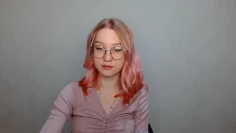 Snapshot of abbymoore__ chatting on 12-05-24, 12:33 Abby Lovense is active online show from 12-05-24, 12:33