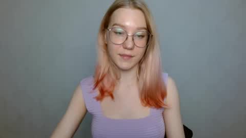 Snapshot of abbymoore__ chatting on 12-24-24, 12:11 Abby Lovense is active online show from 12-24-24, 12:11