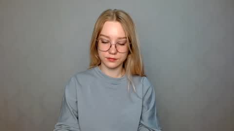 Snapshot of abbymoore__ chatting on 02-25-25, 06:47 Abby Lovense is active online show from 02-25-25, 06:47