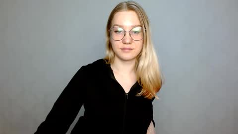 Snapshot of abbymoore__ chatting on 03-03-25, 11:33 Abby Lovense is active online show from 03-03-25, 11:33