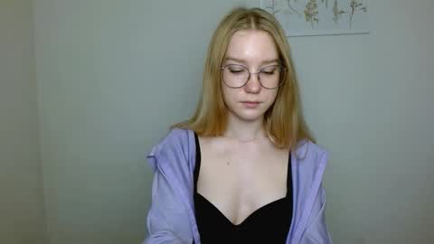 Snapshot of abbymoore__ chatting on 11-01-25, 10:39 Abby Lovense is active online show from 11-01-25, 10:39