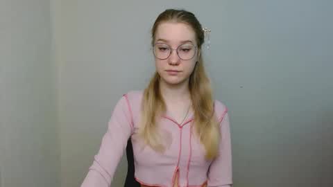 Abby Lovense is active online show from 01-10-26, 11:56