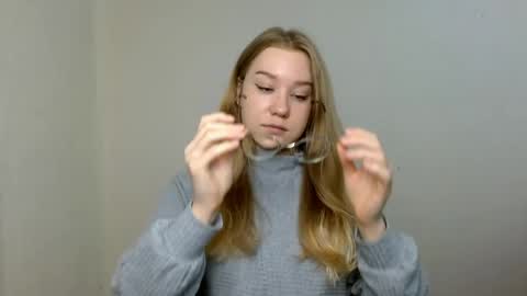 Abby Lovense is active online show from 06-01-26, 10:17