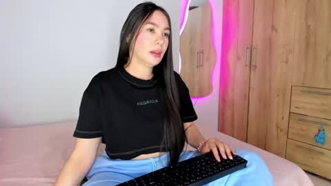 Abby  online show from 06-25-26, 07:13
