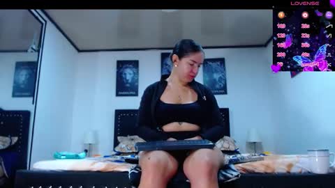 Snapshot of abbyshinne chatting on 02-04-26, 02:01 abbyshinne online show from 02-04-26, 02:01